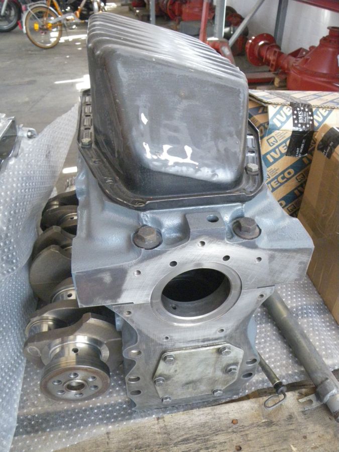 engine block Ducato 2,5D 8144.67 288 with pistons and crankshaft